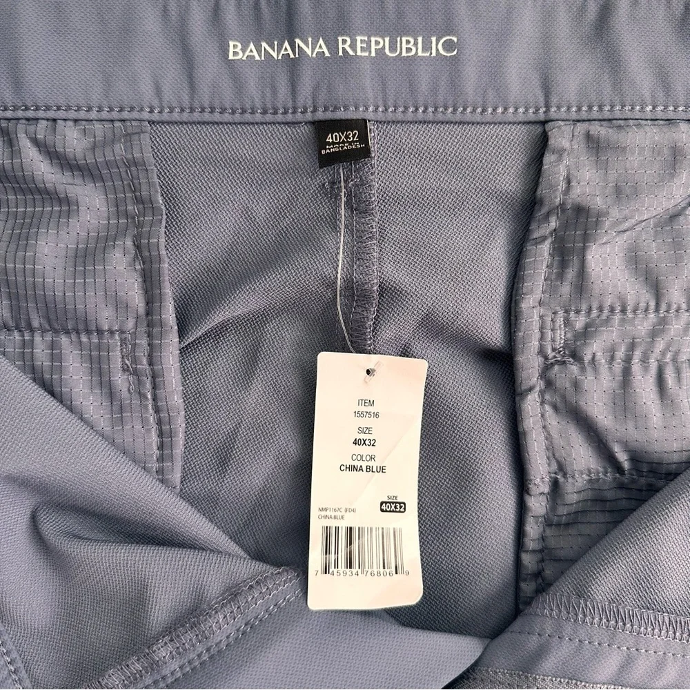 Banana Republic Flat Front Performance Pants. Blue. 40x32. NWT